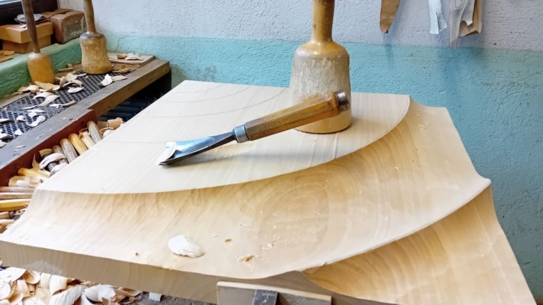 Gedanken zum neuen Kreuz im Gemeindesaal Heimbach