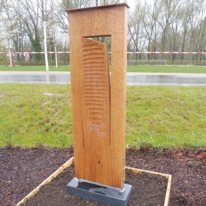 Grabmal aus Eichenholz für die Landesgartenschau 2022